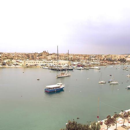 סליאמה Strand Mansions מראה חיצוני תמונה
